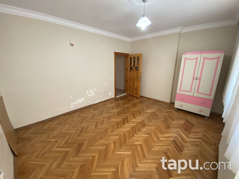 Temelli Bayındır Sitesi'nde Bahçeli Geniş Kullanımlı Villa