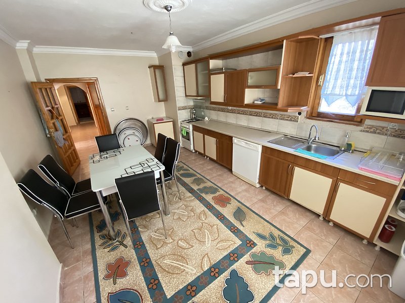 Temelli Bayındır Sitesi'nde Bahçeli Geniş Kullanımlı Villa