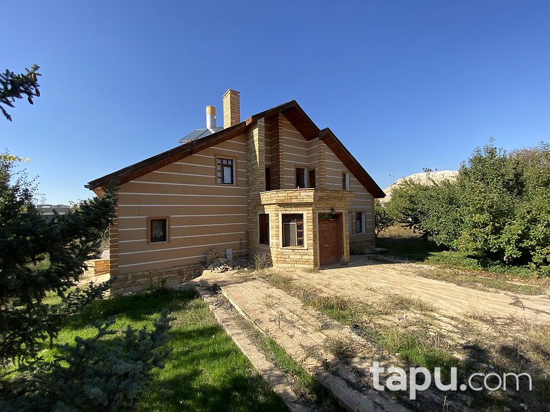 Temelli Bayındır Sitesi'nde Bahçeli Geniş Kullanımlı Villa