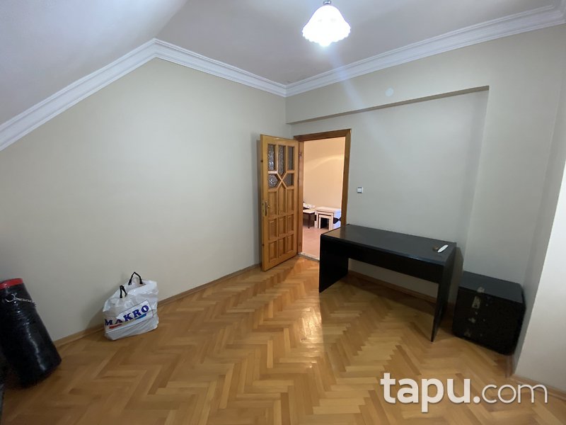 Temelli Bayındır Sitesi'nde Bahçeli Geniş Kullanımlı Villa