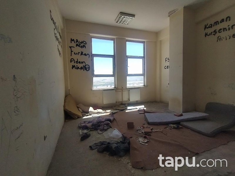 Kırşehir Kaman Toki İş Merkezi'nde 32 m2 Dükkan