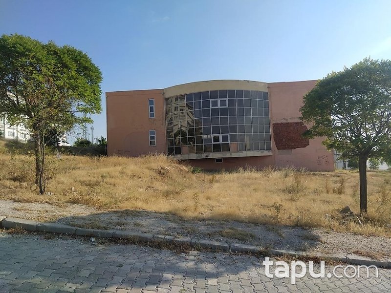 Kırşehir Kaman Toki İş Merkezi'nde 32 m2 Dükkan