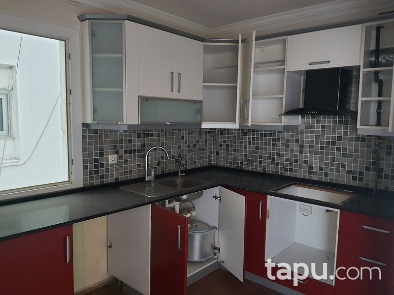 Karabağlar Fahrettin Altay Mahallesi'nde 3+1 Daire