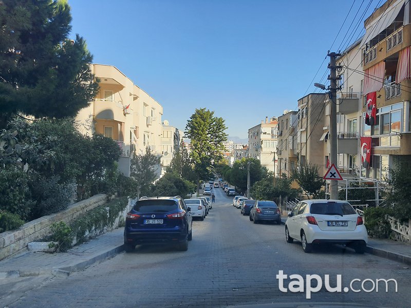 Karabağlar Fahrettin Altay Mahallesi'nde 3+1 Daire