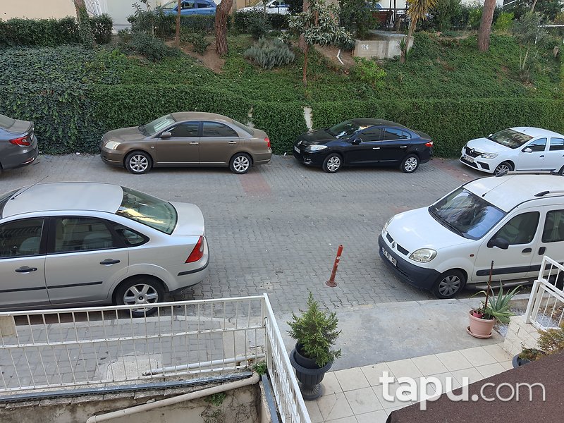 Karabağlar Fahrettin Altay Mahallesi'nde 3+1 Daire