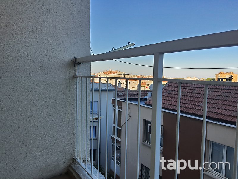 Karabağlar Fahrettin Altay Mahallesi'nde 3+1 Daire