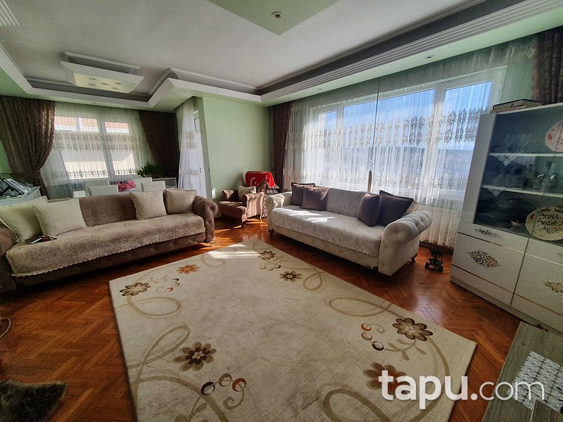 Gebze Tatlıkuyu'da Deniz Manzaralı Asansörlü 3+1 Daire