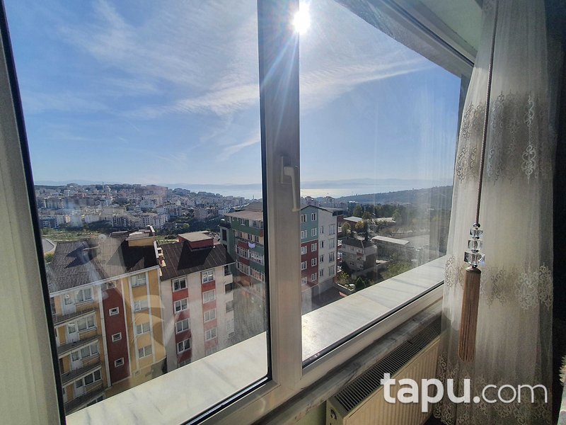 Gebze Tatlıkuyu'da Deniz Manzaralı Asansörlü 3+1 Daire