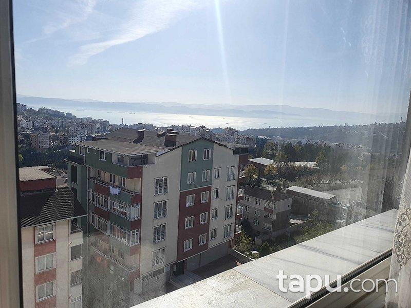 Gebze Tatlıkuyu'da Deniz Manzaralı Asansörlü 3+1 Daire