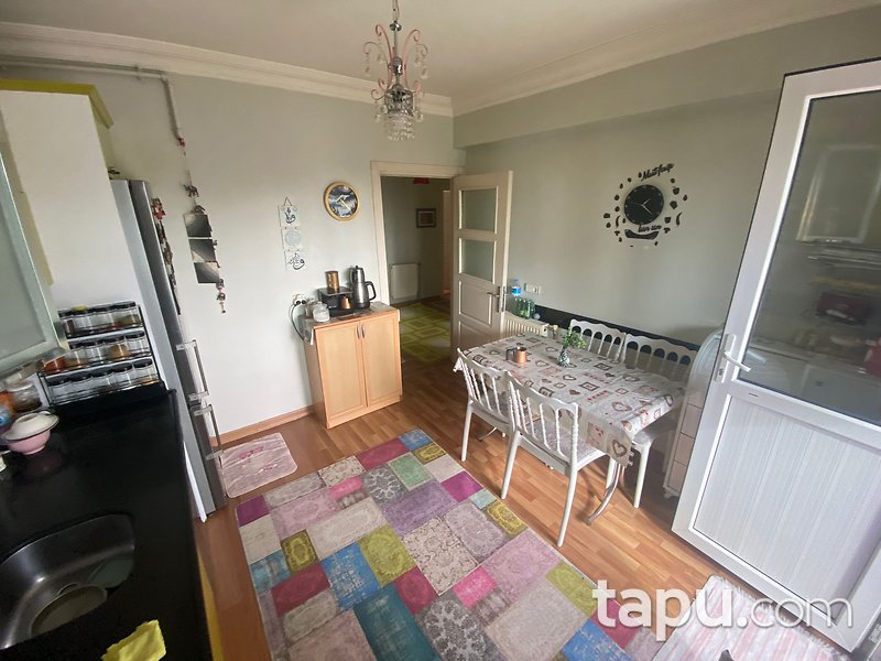 Esenyurt Üçevler Mahallesi'nde Ferah 3+1 Daire