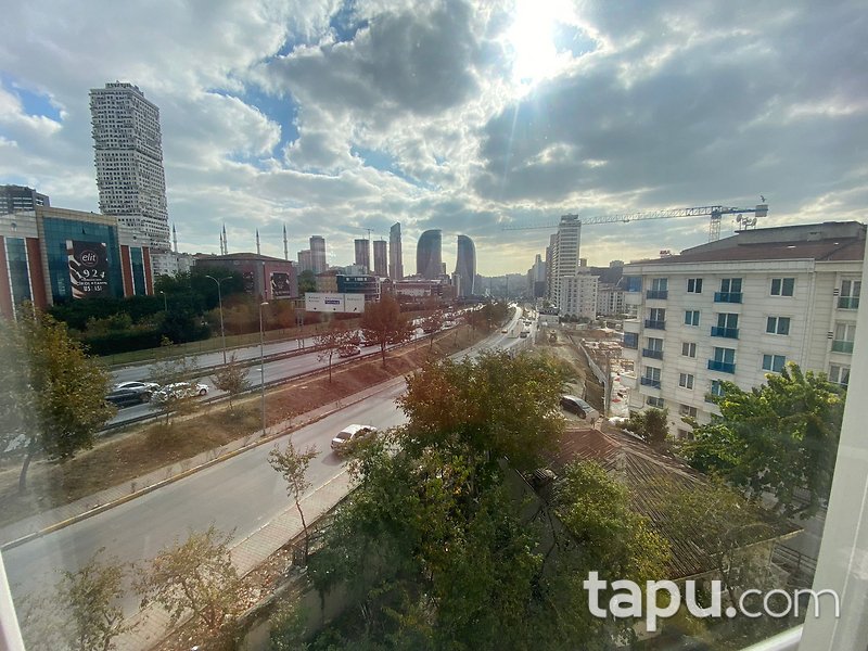 Esenyurt Üçevler Mahallesi'nde Ferah 3+1 Daire