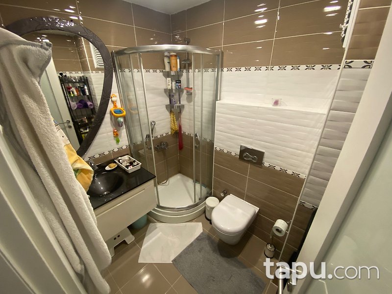 Beylikdüzü Kavaklı'da Şehri Beyaz Sitesi'nde 2+1 Daire