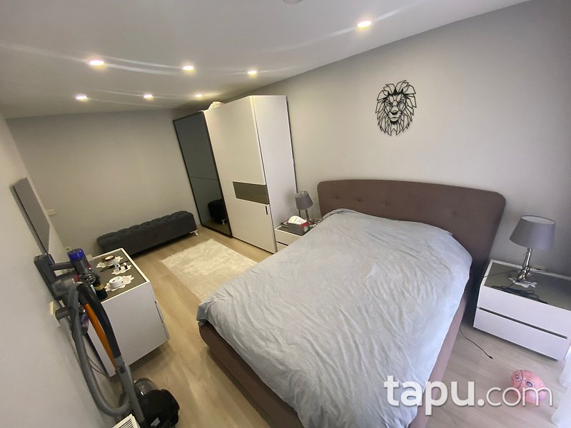 Beylikdüzü Kavaklı'da Şehri Beyaz Sitesi'nde 2+1 Daire