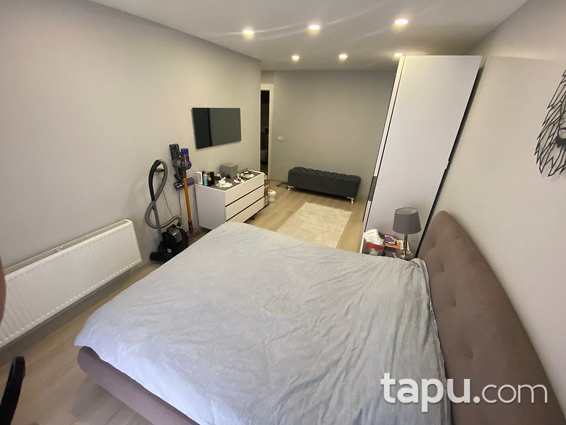 Beylikdüzü Kavaklı'da Şehri Beyaz Sitesi'nde 2+1 Daire