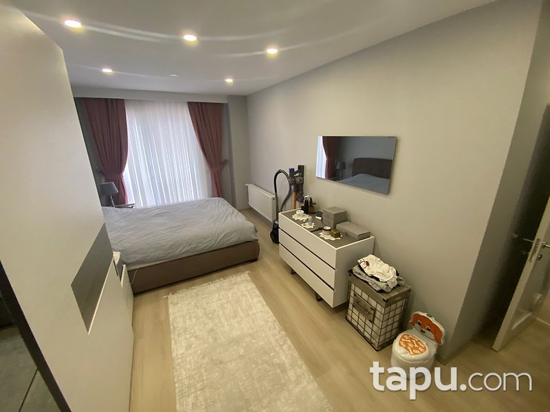 Beylikdüzü Kavaklı'da Şehri Beyaz Sitesi'nde 2+1 Daire