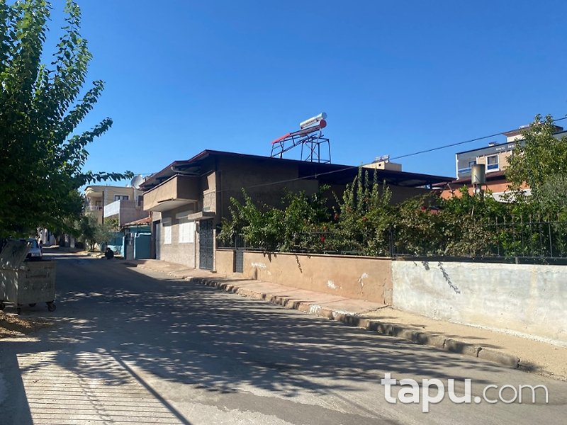 Alaşehir Hacıbey Mahallesi'nde 1 Katlı Kargir Bina