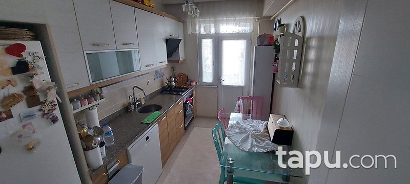 Esenyurt Gülistanbul Sitesi'nde 2+1 Ara Kat Daire