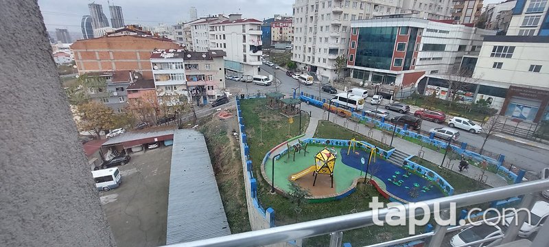 Esenyurt Gülistanbul Sitesi'nde 2+1 Ara Kat Daire