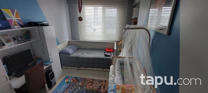 Esenyurt Gülistanbul Sitesi'nde 2+1 Ara Kat Daire