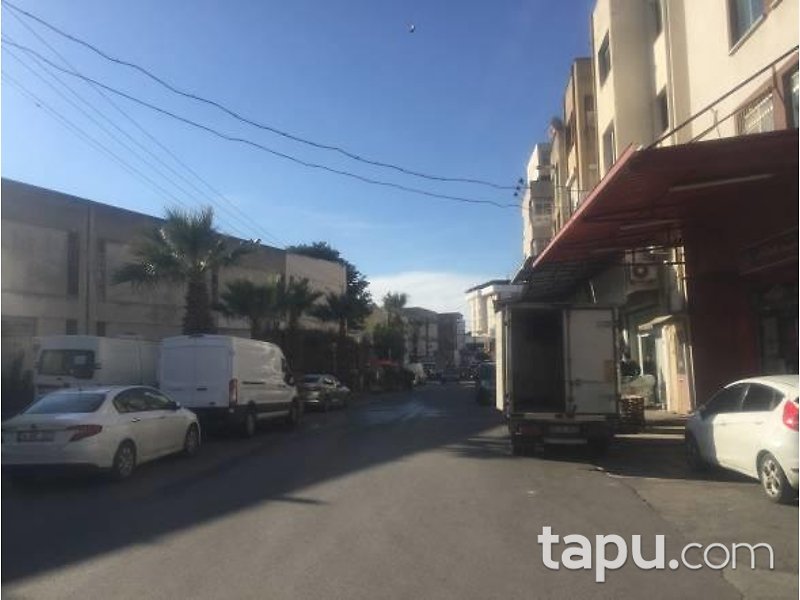 Konak Gıda Çarşısı İş Merkezi'nde 21 m2 İş Yeri