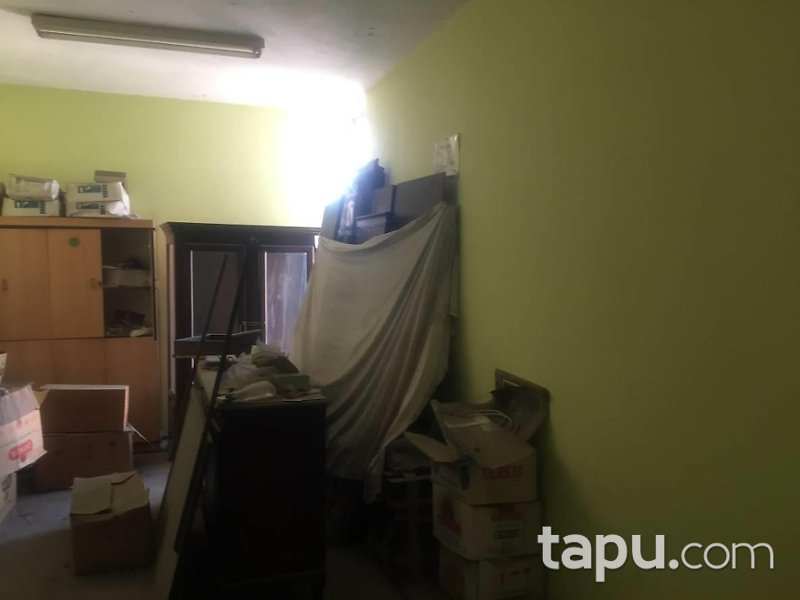 Konak Gıda Çarşısı İş Merkezi'nde 21 m2 İş Yeri