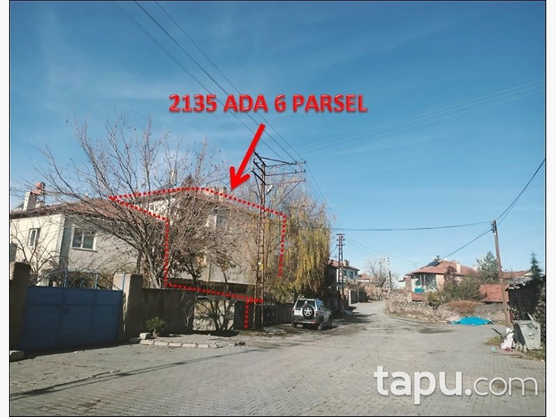 Kayseri Tomarza Kurtuluş Mahallesi'nde Bina