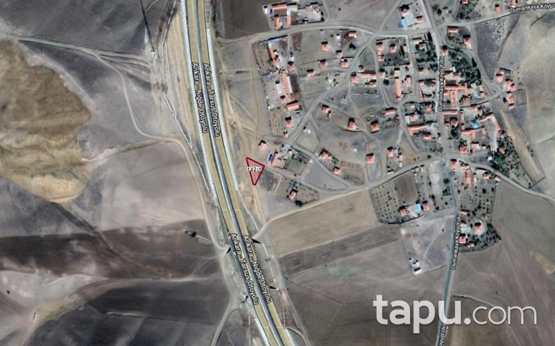 Ankara Niğde Otoyolu Üzerinde 944 m2 Arsa