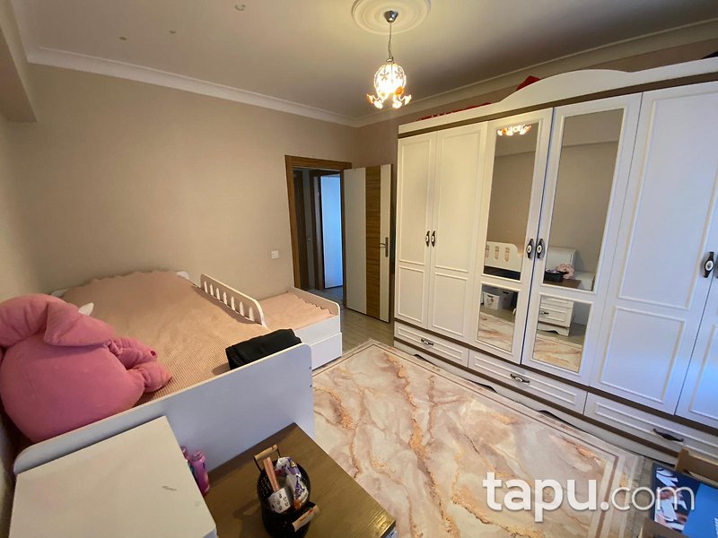 Akyurt Beyazıt Mahallesi'nde Merkezi Konumlu Geniş Kullanımlı 3+1 Daire