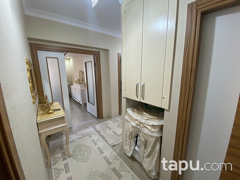 Akyurt Beyazıt Mahallesi'nde Merkezi Konumlu Geniş Kullanımlı 3+1 Daire
