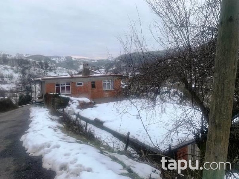 Zonguldak Ereğli Alacabük Mahallesi'nde Tek Katlı Kagir Ev Ve Samanlık Ve Bahçesi