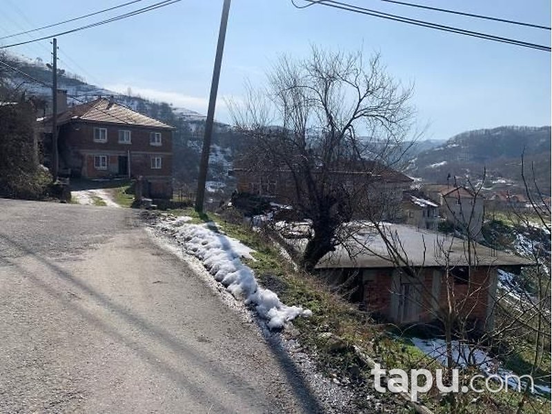 Zonguldak Ereğli Alacabük Mahallesi'nde Tek Katlı Kagir Ev Ve Samanlık Ve Bahçesi