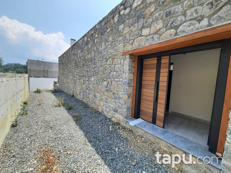 Gökova Körfezi Ula'da Deniz ve Orman Manzaralı Lüks Taş Villa