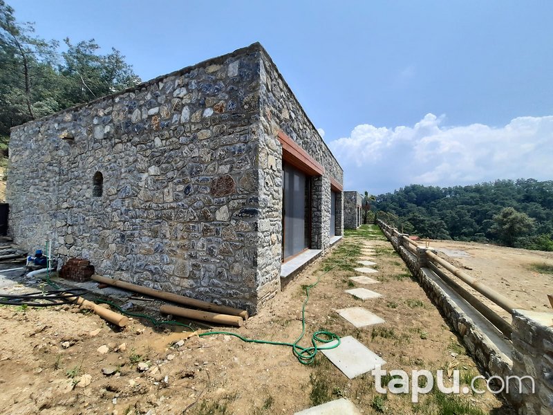 Gökova Körfezi Ula'da Deniz ve Orman Manzaralı Lüks Taş Villa