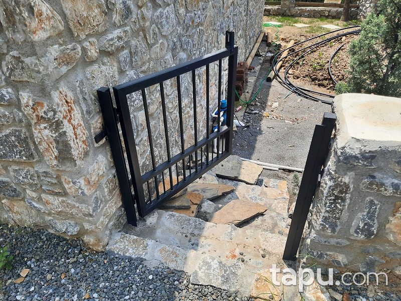 Gökova Körfezi Ula'da Deniz ve Orman Manzaralı Lüks Taş Villa