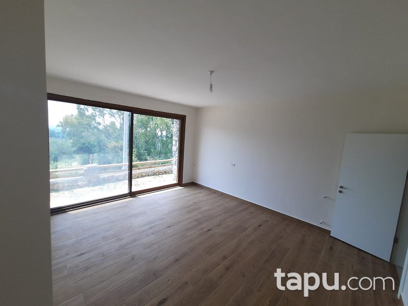 Gökova Körfezi Ula'da Deniz ve Orman Manzaralı Lüks Taş Villa