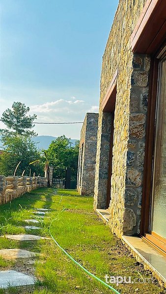 Gökova Körfezi Ula'da Deniz ve Orman Manzaralı Lüks Taş Villa