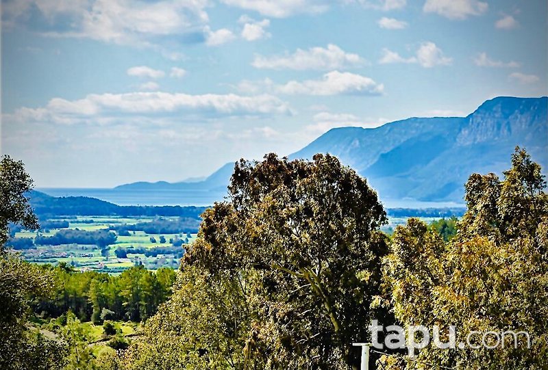 Gökova Körfezi Ula'da Deniz ve Orman Manzaralı Lüks Taş Villa