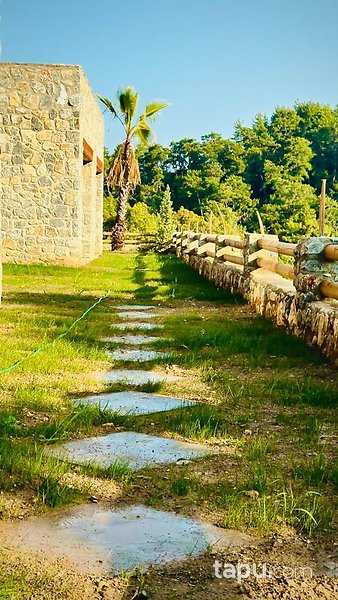 Gökova Körfezi Ula'da Deniz ve Orman Manzaralı Lüks Taş Villa