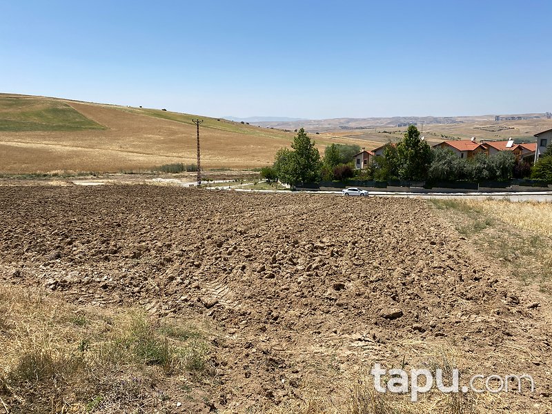 Ankara Etimesgut Şehit Ali Mahallesi'nde Güzel Konumda 1.167 m2 Villa İmarlı Arsa