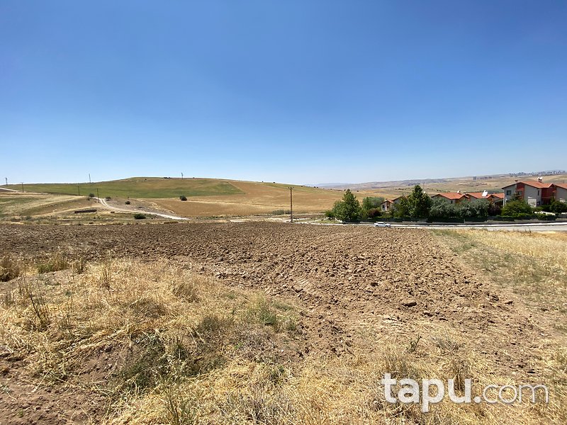 Ankara Etimesgut Şehit Ali Mahallesi'nde Güzel Konumda 1.167 m2 Villa İmarlı Arsa