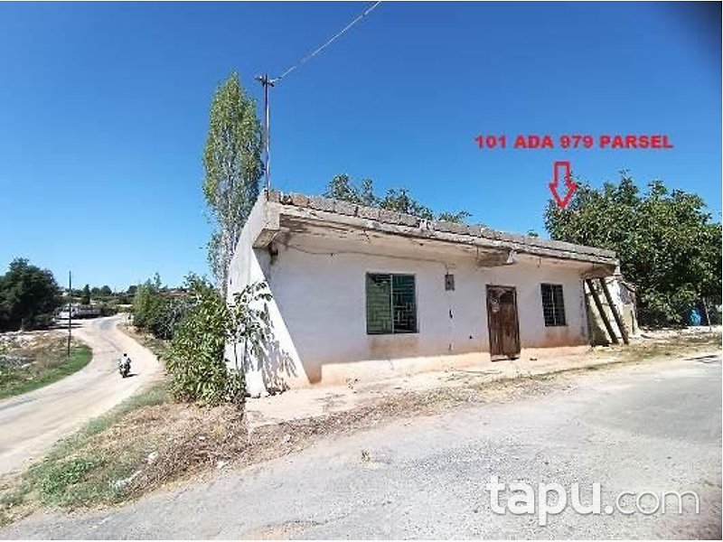 Mersin Erdemli Küstüllü Mahallesi'nde Kargır Ev Ve Tarla