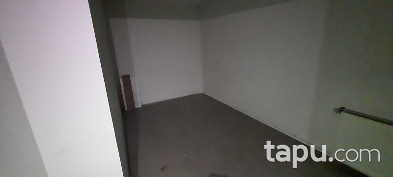 İstanbul Gaziosmanpaşa Cumhuriyet Meydan'ında 418 m2 Mağaza