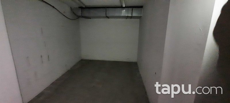 İstanbul Gaziosmanpaşa Cumhuriyet Meydan'ında 418 m2 Mağaza