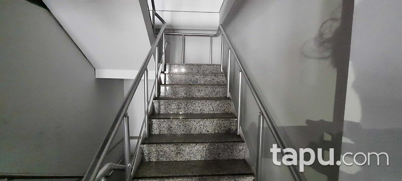 İstanbul Gaziosmanpaşa Cumhuriyet Meydan'ında 418 m2 Mağaza