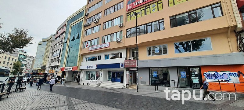 İstanbul Gaziosmanpaşa Cumhuriyet Meydan'ında 418 m2 Mağaza