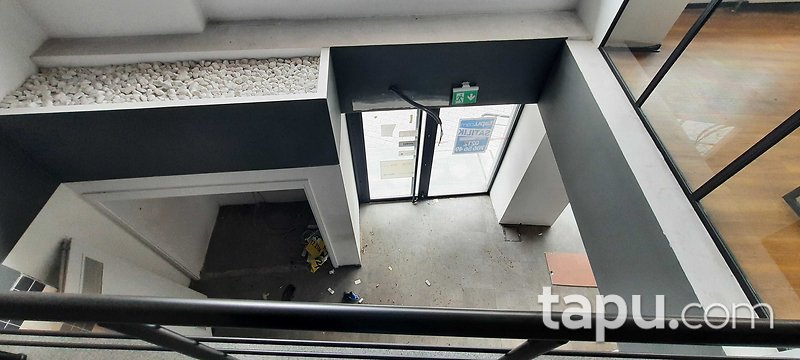 İstanbul Gaziosmanpaşa Cumhuriyet Meydan'ında 418 m2 Mağaza