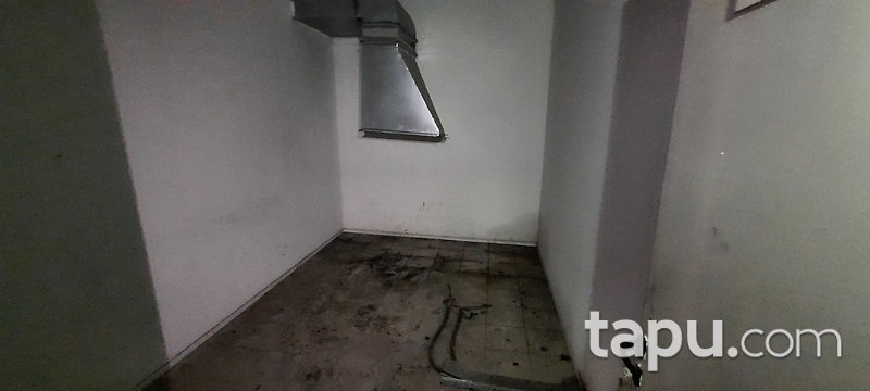İstanbul Gaziosmanpaşa Cumhuriyet Meydan'ında 418 m2 Mağaza
