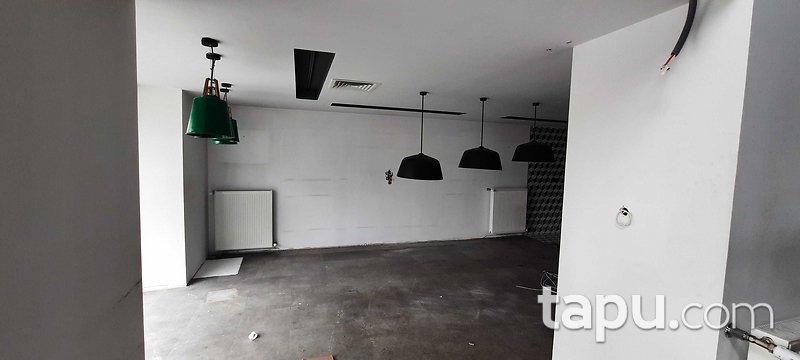 İstanbul Gaziosmanpaşa Cumhuriyet Meydan'ında 418 m2 Mağaza