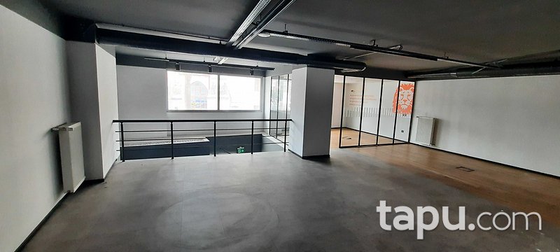 İstanbul Gaziosmanpaşa Cumhuriyet Meydan'ında 418 m2 Mağaza