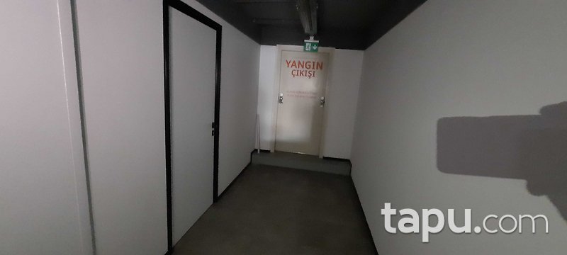 İstanbul Gaziosmanpaşa Cumhuriyet Meydan'ında 418 m2 Mağaza